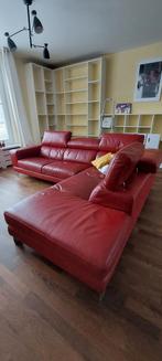 Rode leren hoekbank met verstelbare hoofdsteunen, Huis en Inrichting, Banken | Bankstellen, Ophalen