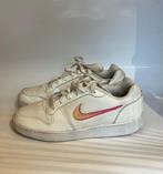 Nike schoenen voor meisje met schoenmaat 38,5, Kinderen en Baby's, Kinderkleding | Schoenen en Sokken, Schoenen, Meisje, Ophalen of Verzenden