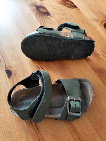 Sandalen maat 24/25 donkergroen beschikbaar voor biedingen