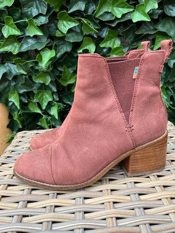 Leuke TOMS burgundy kleur leren enkellaarsjes Maat 38 beschikbaar voor biedingen