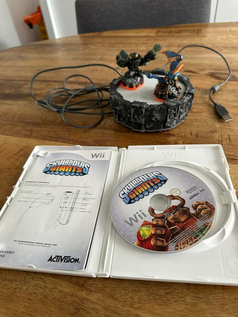 Skylanders platform voor de wii met spel., 1 speler, Ophalen of Verzenden, Zo goed als nieuw, Vanaf 3 jaar