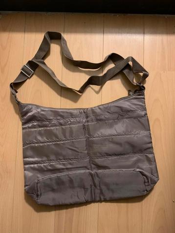 Bruine Schoudertas beschikbaar voor biedingen