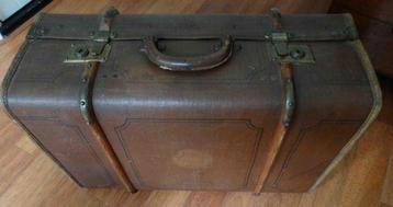 hutkoffer antiek, nog helemaal gaaf.  beschikbaar voor biedingen