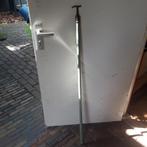 Zolderluik stok, Ophalen