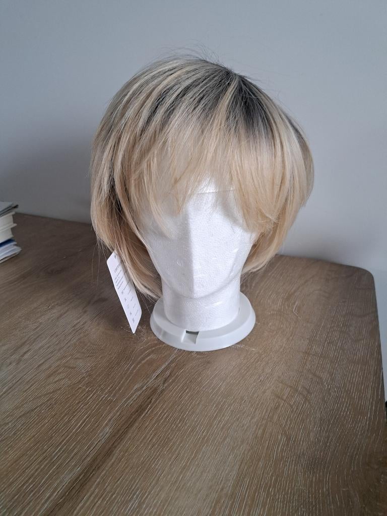 Blonde Bob Pruik - Nieuw, Onbekend, Ophalen of Verzenden, Nieuw