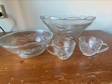 Traditionele glazen Bowlset beschikbaar voor biedingen