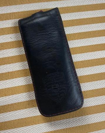 Origineel porsche sleuteletui van echt leder 

Geschikt  beschikbaar voor biedingen