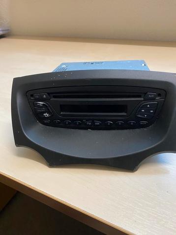 Diverse radio s en schermen alles mag weg beschikbaar voor biedingen