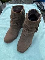 Invito groene suède dameslaarsjes maat 36, Lage of Enkellaarzen, Ophalen of Verzenden, Gedragen, Groen