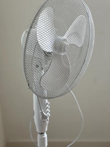 White Electric Fan beschikbaar voor biedingen