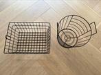 Twee praktische zwarte draadmanden samen voor, Huis en Inrichting, Woonaccessoires | Schalen en Manden, Overige materialen, Mand