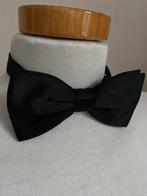 Suitsupply zwarte zijden vlinderdas - Nieuw, Kleding | Heren, Stropdassen, Ophalen of Verzenden, Nieuw, Zwart