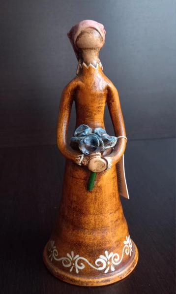 Dominican Handmade Faceless Doll Clay Statue-Red Dress w/Flo beschikbaar voor biedingen