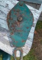 Oude +- 40 cm. Grote Zware Industriële IJzeren Katrol, Ophalen of Verzenden