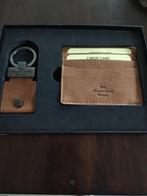 Pashouder + Sleutelhanger. Giftset, Sieraden, Tassen en Uiterlijk, Portemonnees, Overige merken, Bruin, Nieuw, Ophalen of Verzenden