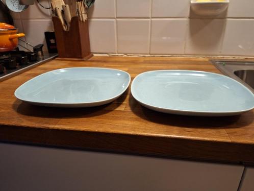 2 vintage Ikea borden pastelblauw serie 365+, Huis en Inrichting, Keuken | Servies, Gebruikt, Bord(en), Overige stijlen, Aardewerk