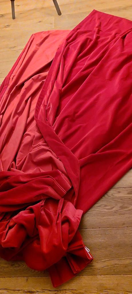 Rood Fluweel Gordijn - Prachtige Stof!, Huis en Inrichting, Stoffering | Gordijnen en Lamellen, Gebruikt, 200 cm of meer, 150 tot 200 cm