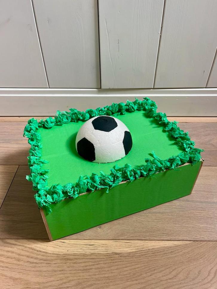 Sinterklaas surprise voetbal / sport, Diversen, Sinterklaas, Ophalen of Verzenden