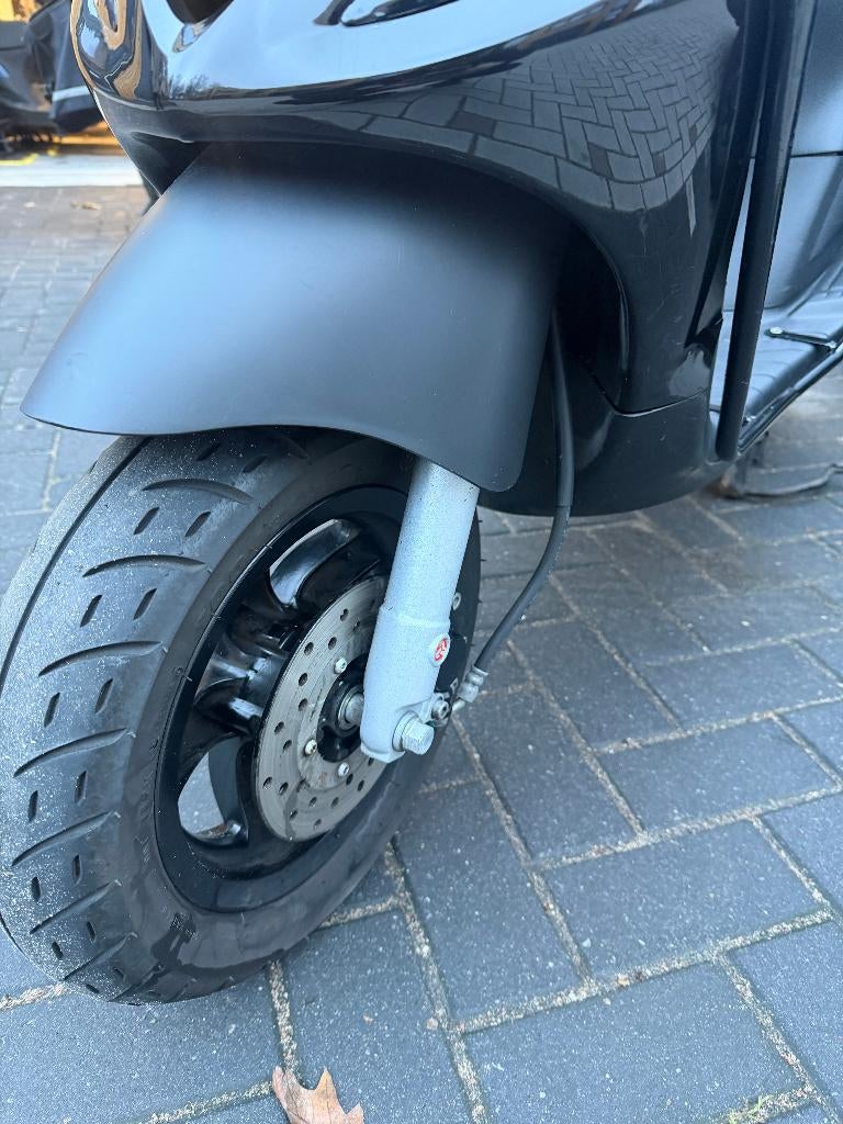 Piaggio zip 2024 7503km | Nieuwstaat | EERSTE eigenaar |, Maximaal 45 km/u, Zip, Ophalen of Verzenden, Zo goed als nieuw