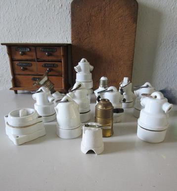 Partij porseleinen fittingen beschikbaar voor biedingen