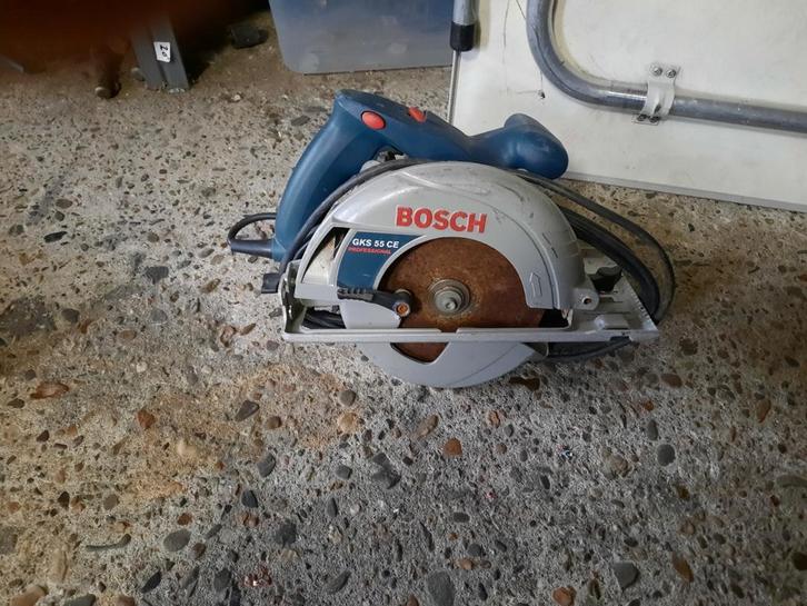 Bosch blauw proffesional cirkelzaag gks 55 ce 1350W, Doe-het-zelf en Verbouw, Gereedschap | Zaagmachines, Zo goed als nieuw, Cirkelzaag