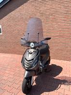 Piaggio zip, Fietsen en Brommers, Scooters | Piaggio, Ophalen, Zo goed als nieuw