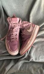 Limited edition Nike air Jordan 1 paars maar 42, Nike Air Jordan, Overige kleuren, Ophalen of Verzenden, Sneakers of Gympen