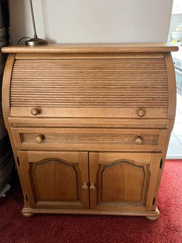 Lichteiken secretaire beschikbaar voor biedingen