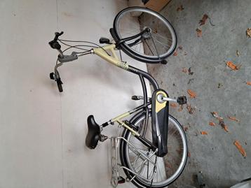 Damesfiets met lage instap  beschikbaar voor biedingen
