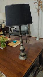 Tafellamp. met robuuste metalen voet, Huis en Inrichting, Lampen | Tafellampen, Ophalen, Zo goed als nieuw, Metaal, Minder dan 50 cm