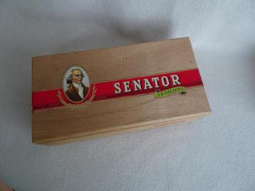 Senator houten sigarendoos beschikbaar voor biedingen