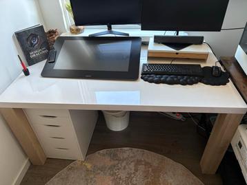 Tafel / Bureau Hoogglans Wit met Houten Poten - 150 cm beschikbaar voor biedingen