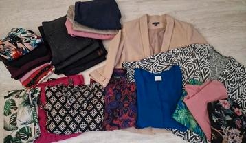 Groot pakket dameskleding maat 44  beschikbaar voor biedingen