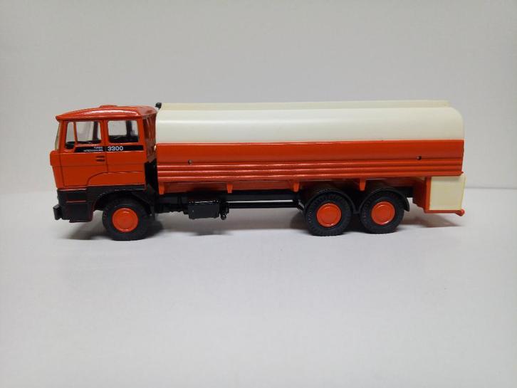 Een originele DAF 3300 tankwagen van Lion Car - Lion Toys, Hobby en Vrije tijd, Modelauto's | 1:50, Zo goed als nieuw, Bus of Vrachtwagen