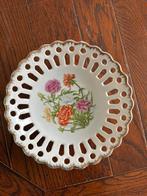 Open gewerkte schaal met bloemen boeket, Gebruikt, Ophalen of Verzenden, Schaal of Schalen, Overige stijlen