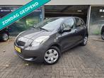 Toyota Yaris 1.3 VVTi Sol | 1E EIGENAAR | 12MND GARANTIE | N, Auto's, Voorwielaandrijving, Stof, Gebruikt, 4 cilinders