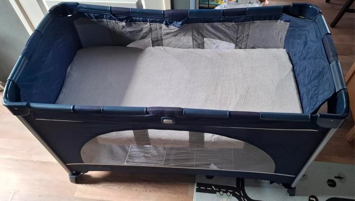 Joie Campingbedje met verhoger & Matras, Kinderen en Baby's, Kinderkamer | Bedden, Zo goed als nieuw, Minder dan 140 cm, Minder dan 70 cm