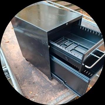 Mooi strak laden kastje  br 40/ diep 55/hoog60cm  beschikbaar voor biedingen