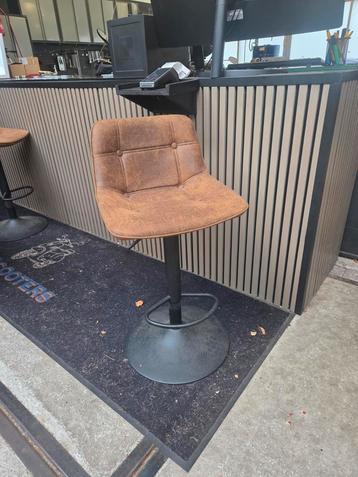 Leren barkruk, verstelbaar beschikbaar voor biedingen