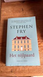 Stephen Fry - Het nijlpaard, Stephen Fry, Ophalen of Verzenden, Zo goed als nieuw