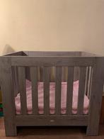 TWF grijze box incl. oudgroene boxkleed met witte sterren, Kinderen en Baby's, Boxen, Ophalen, Zo goed als nieuw, Boxkleed