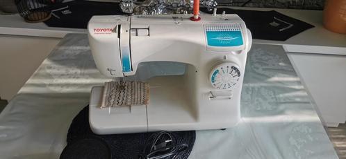 Naaimachine Toyota SP10 werkt goed., Hobby en Vrije tijd, Naaimachines en Toebehoren, Zo goed als nieuw, Naaimachine, Overige merken