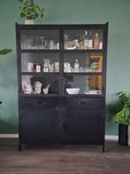 Buffetkast / vitrinekast van staal, Ophalen, Gebruikt, 25 tot 50 cm, 100 tot 150 cm