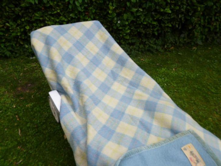 Aabe wollen deken   240 x 185 cm 2 persoons IZGS, Huis en Inrichting, Woonaccessoires | Plaids en Woondekens, Gebruikt, Ophalen of Verzenden