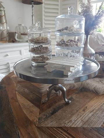 Riviera maison rond plateau/etagere op pootjes  beschikbaar voor biedingen
