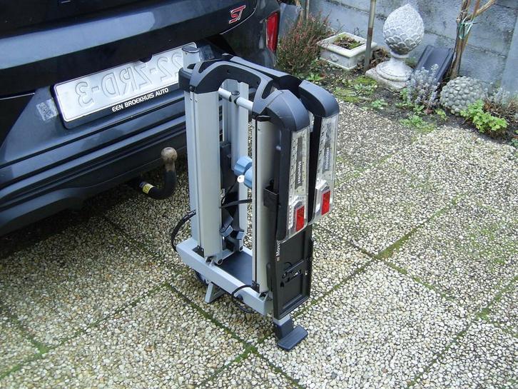 Compact opvouwbare MovaNext Vision Plus LED fietsendrager, Auto diversen, Fietsendragers, Zo goed als nieuw, Trekhaakdrager, 2 fietsen