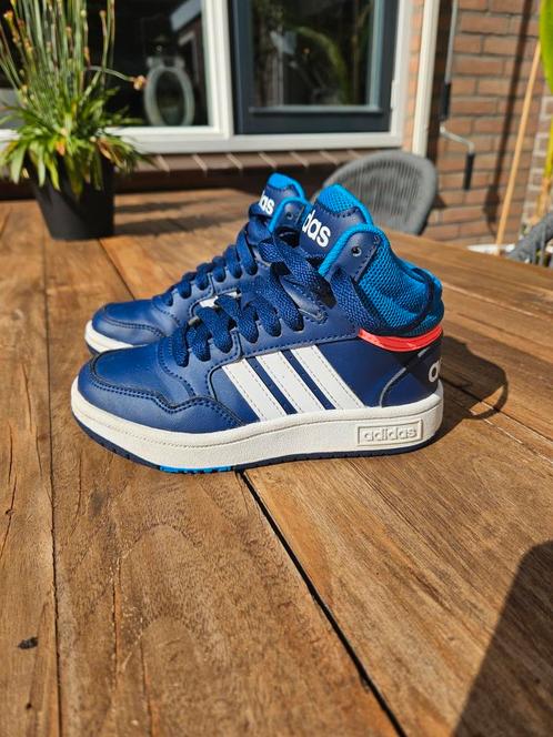 Adidas maat 28, Kinderen en Baby's, Kinderkleding | Schoenen en Sokken, Zo goed als nieuw, Schoenen, Jongen, Ophalen of Verzenden