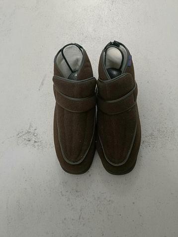 Verbandpantoffels. Maat 44. Kleur: bruin. beschikbaar voor biedingen