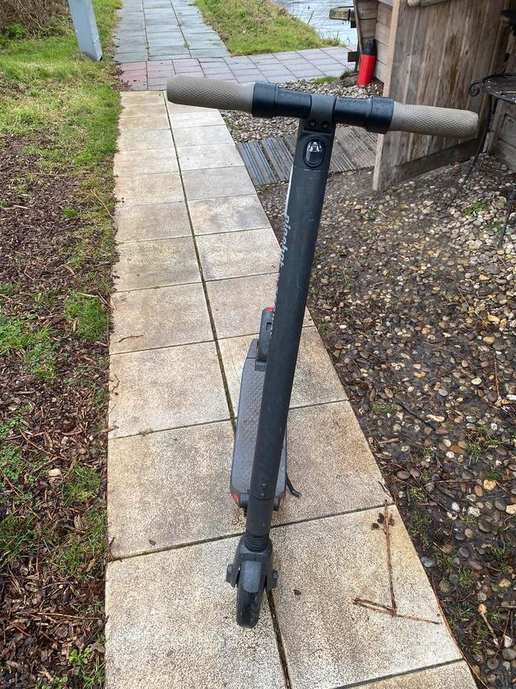 Nine both es 3, Fietsen en Brommers, Steps, Gebruikt, Elektrische step (E-scooter), Ophalen