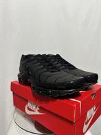 NIEUW IN DOOS! Maat 49,5 - Nike Air Max Plus Triple Black, Verzenden, Zwart, Nike, Nieuw